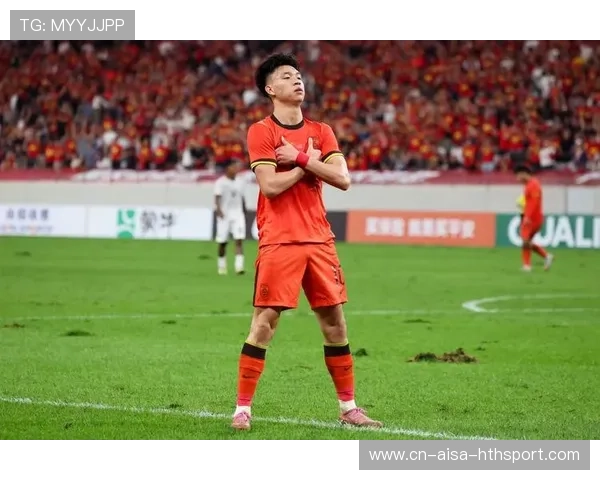 成都蓉城拜合拉木反击带球推进，连续变向甩开追兵